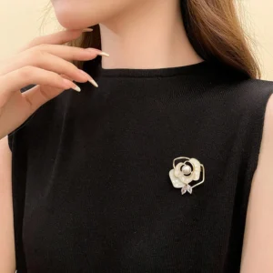 French Elegant Rhinestones Pearl Brooch Fashion Clothes Corsage Jewelry For Women
